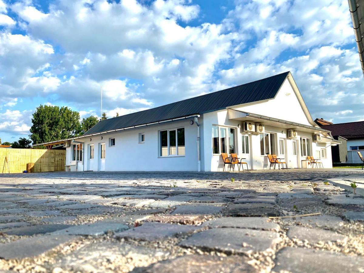 Pixel Guesthouse Tîrgu Secuiesc Exterior foto